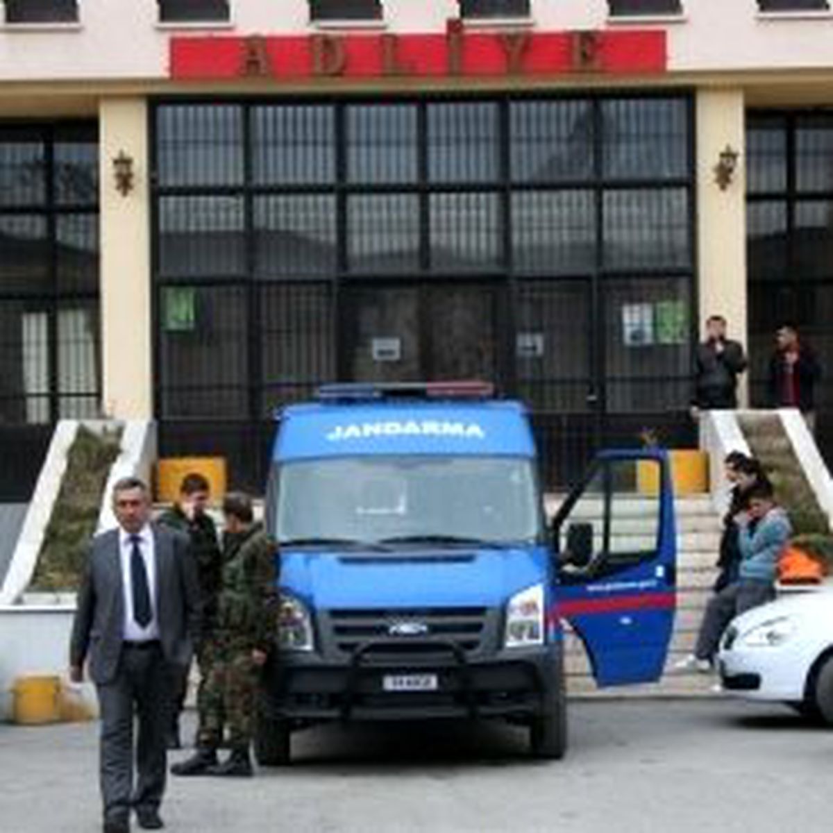 Ergenekon\'da 3 Tutuklama İstemi