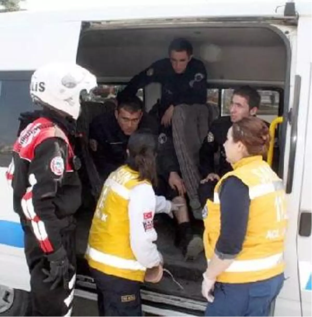 Çevik Kuvvet Kaza Yaptı: 5 Polis Yaralı