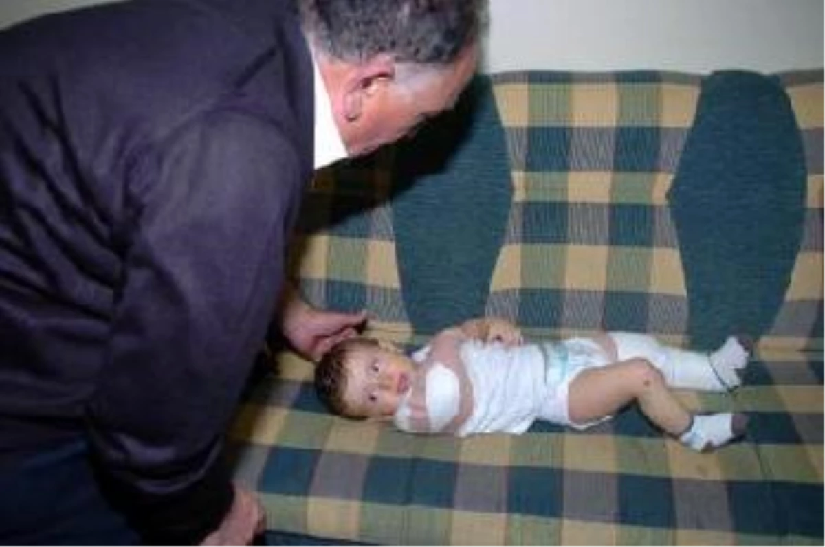 "İyileşti" Denilerek Taburcu Edilen Bebeğin Omzunda ve Bacağında Kırık Çıktı