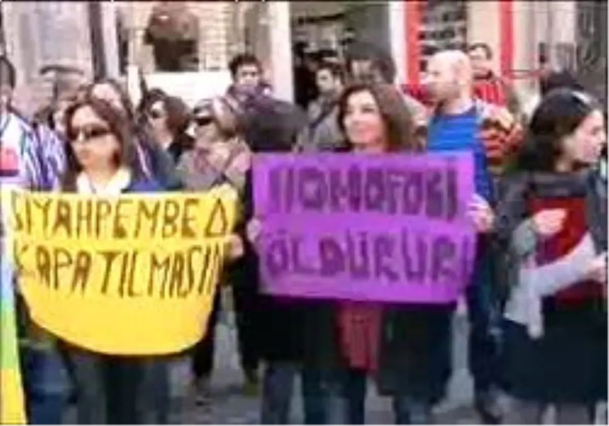 "Siyah Pembe Üçgen Derneği" İçin Yürüdüler