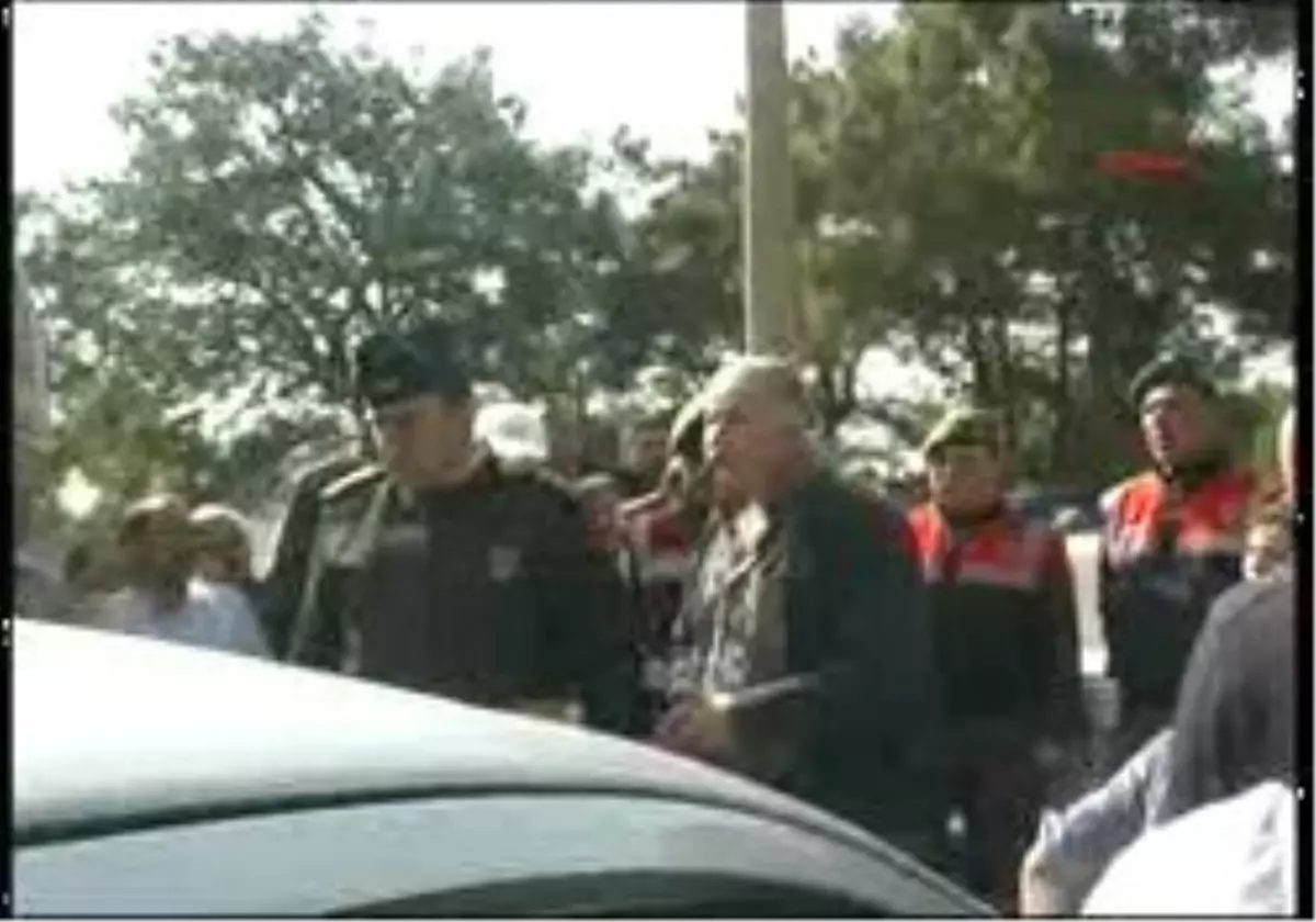 Kemer - Çıralı\'Da Yıkımları Köylüler Yapıyor