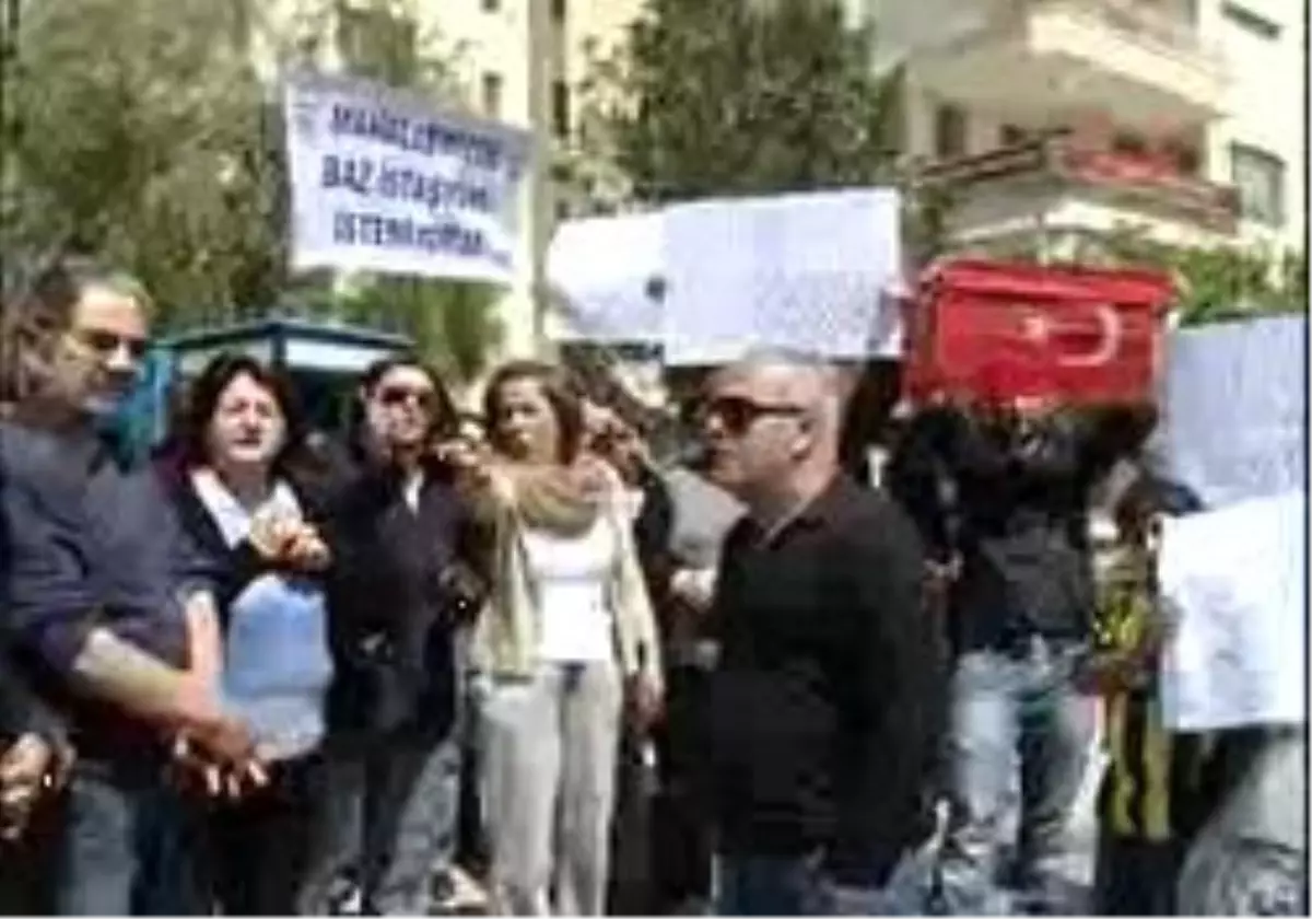 Antalya - Baz İsyanı Yol Kestirdi