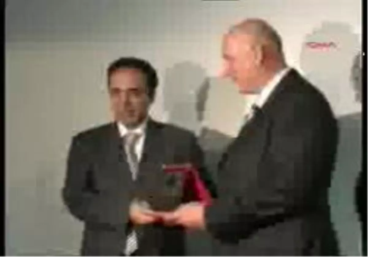 Diyarbakır - Baydemir, Diyarbakır\'Da Plaket Verdiği Turkcell