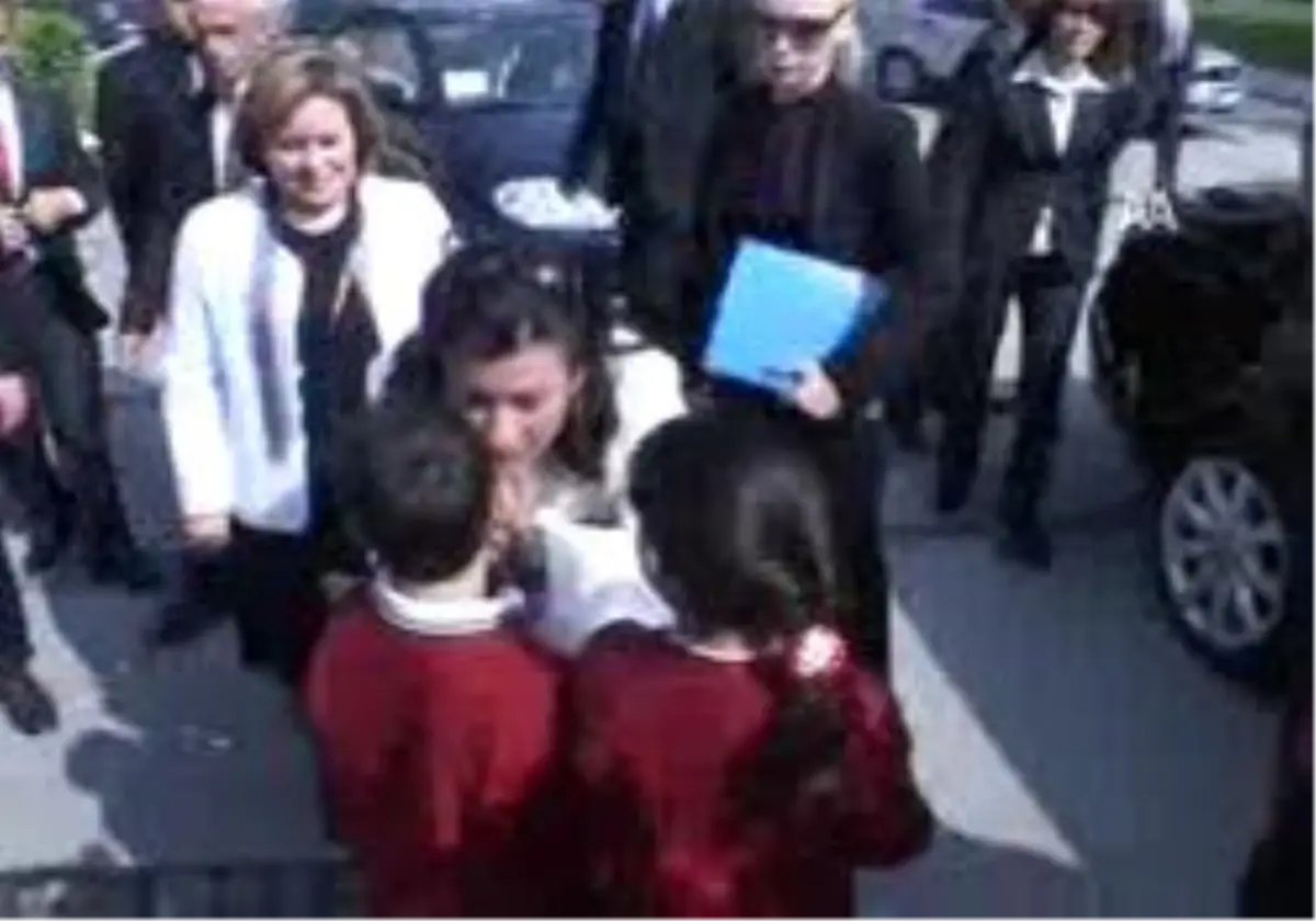 Bakandan Anaokullarına Destek