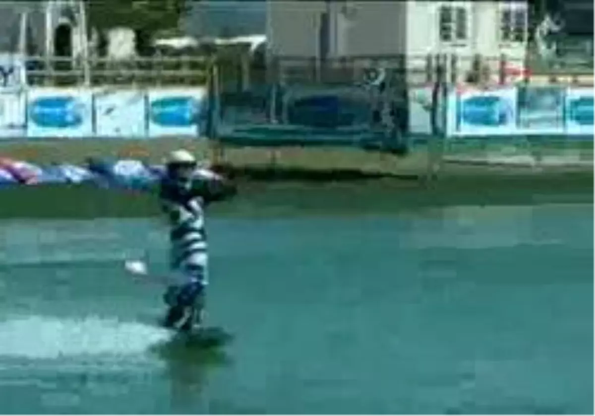 Antalya - Playboy Güzelinin Su Kayağı Merakı