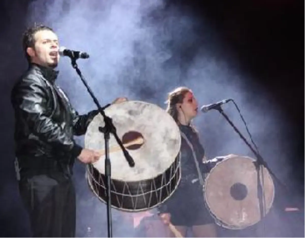 Emre Aydın\'ı, İzmit\'te 10 Bin Kişi İzledi