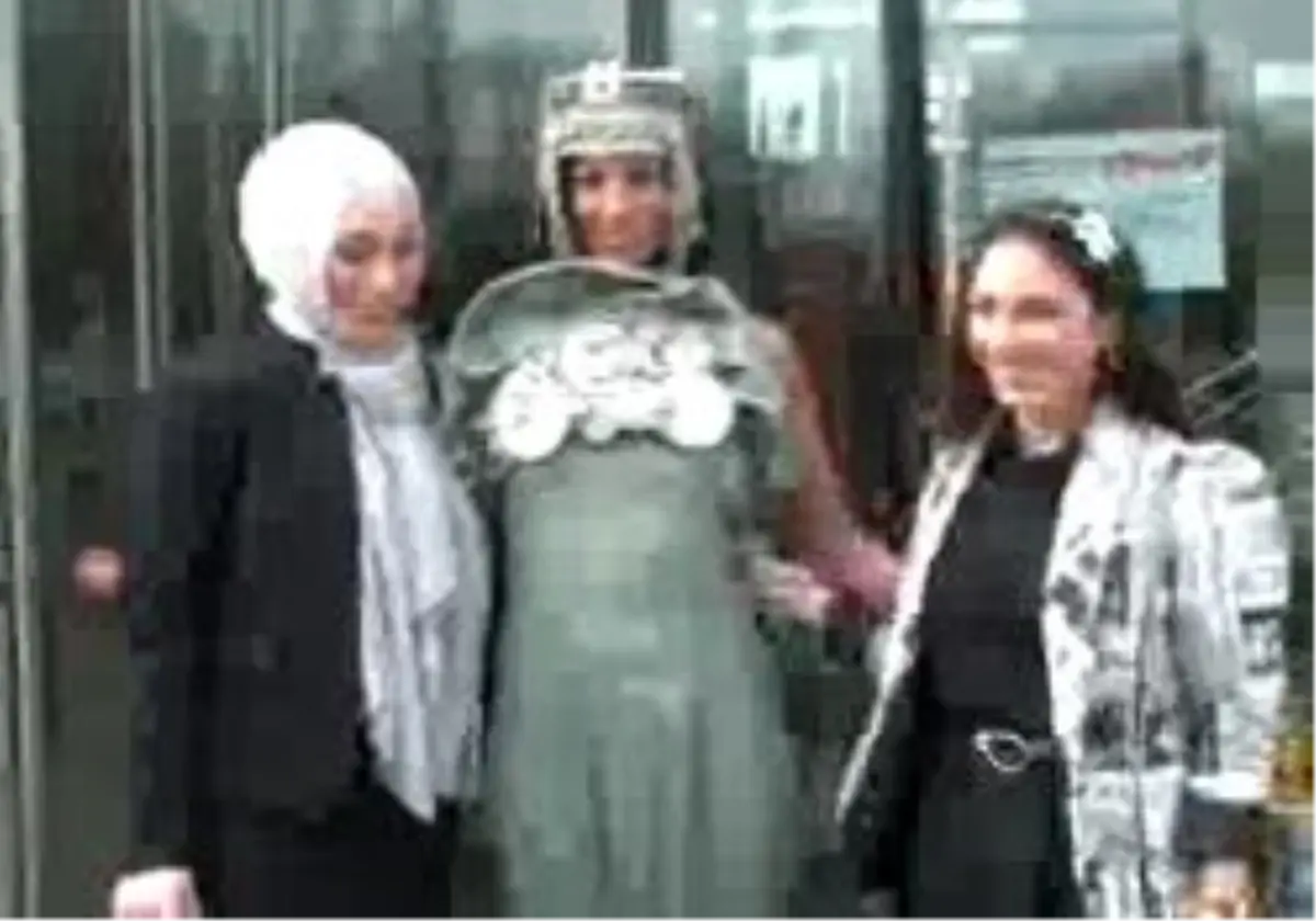 Kızkardeşler Otomobili Kaptı