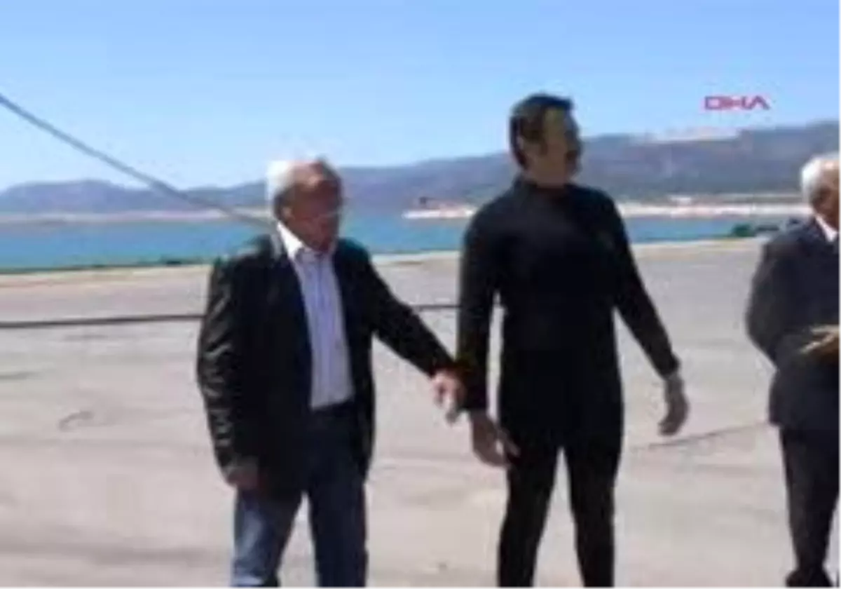 Silifke - Kürşad Tüzmen, Dalgıç Kıyafetiyle Anayasa Paketini