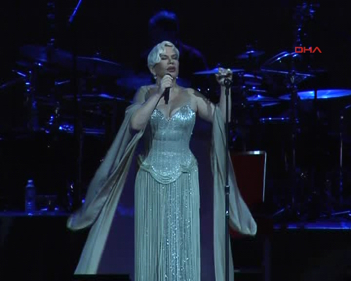 Sezen Aksu'dan New York'u Coşturdu