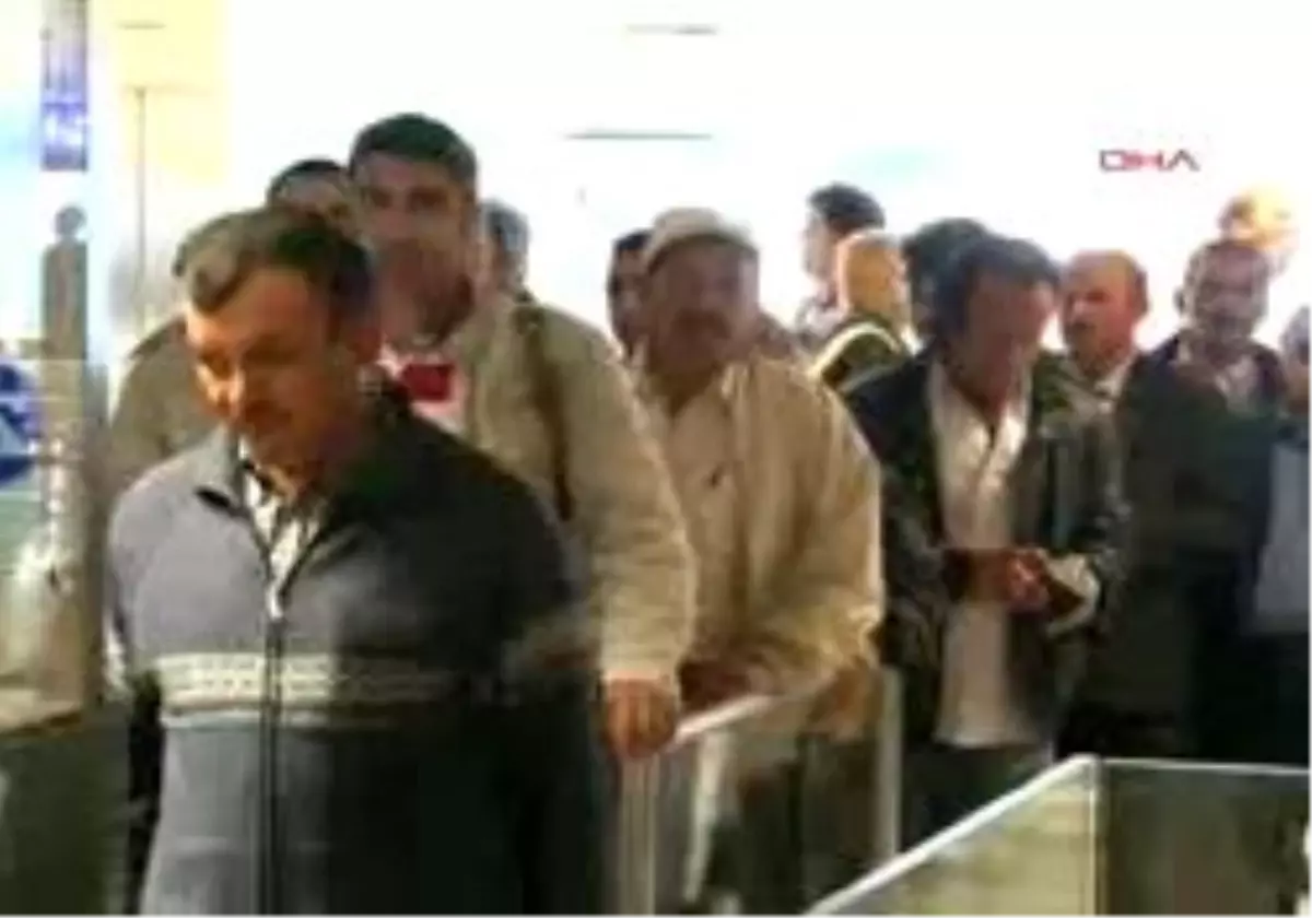 Türk İşçiler Libya?Da Aylarca Çalıştırılıp Para Alamadıkları