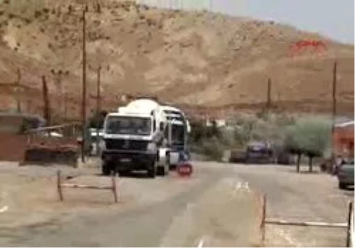 Cizre - Ek Görüntü//Şırnak\'Ta Bazı Kontrol Noktaları Kaldırı