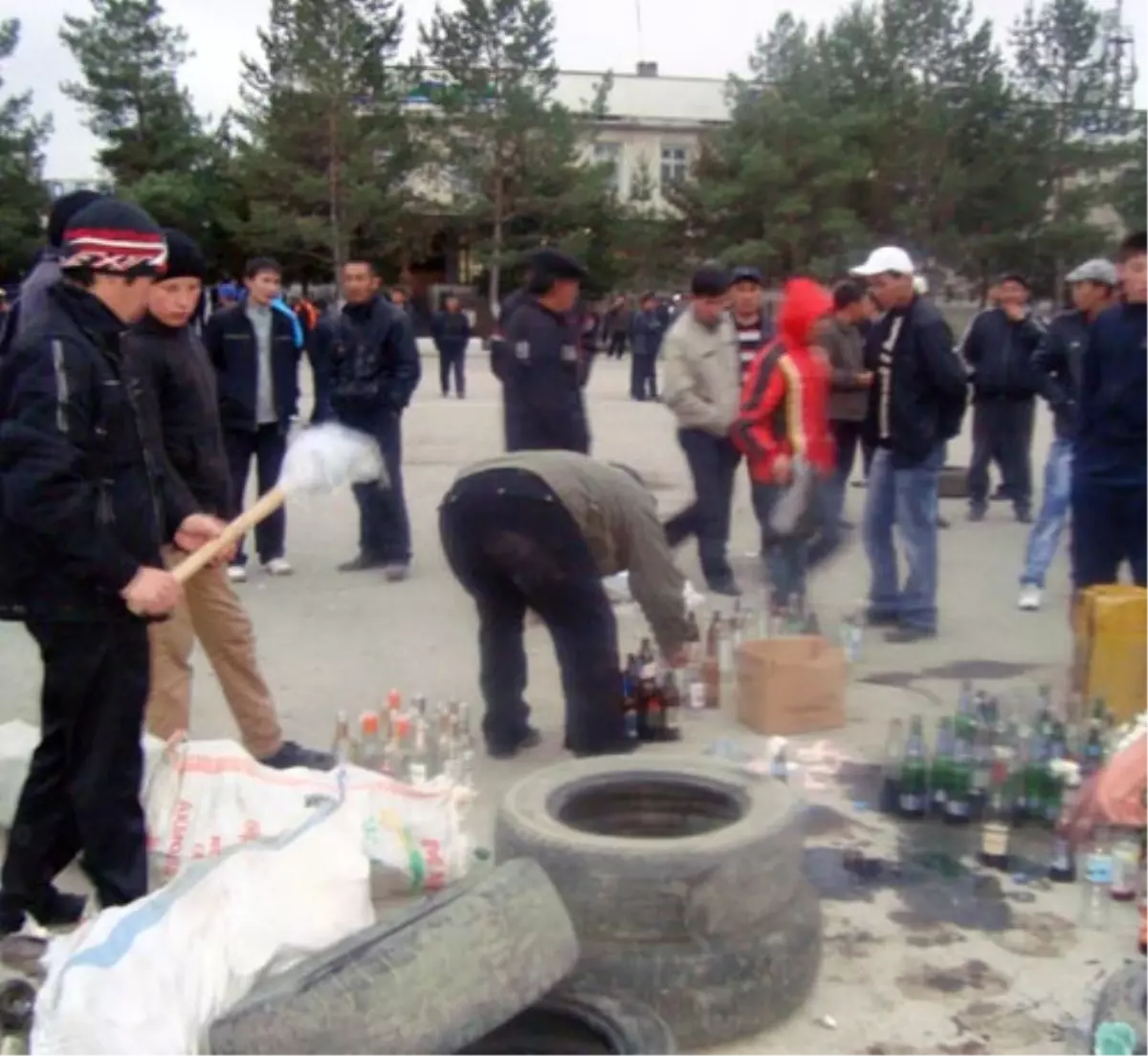 Türklere Ait Mağazalar da Yağmalandı