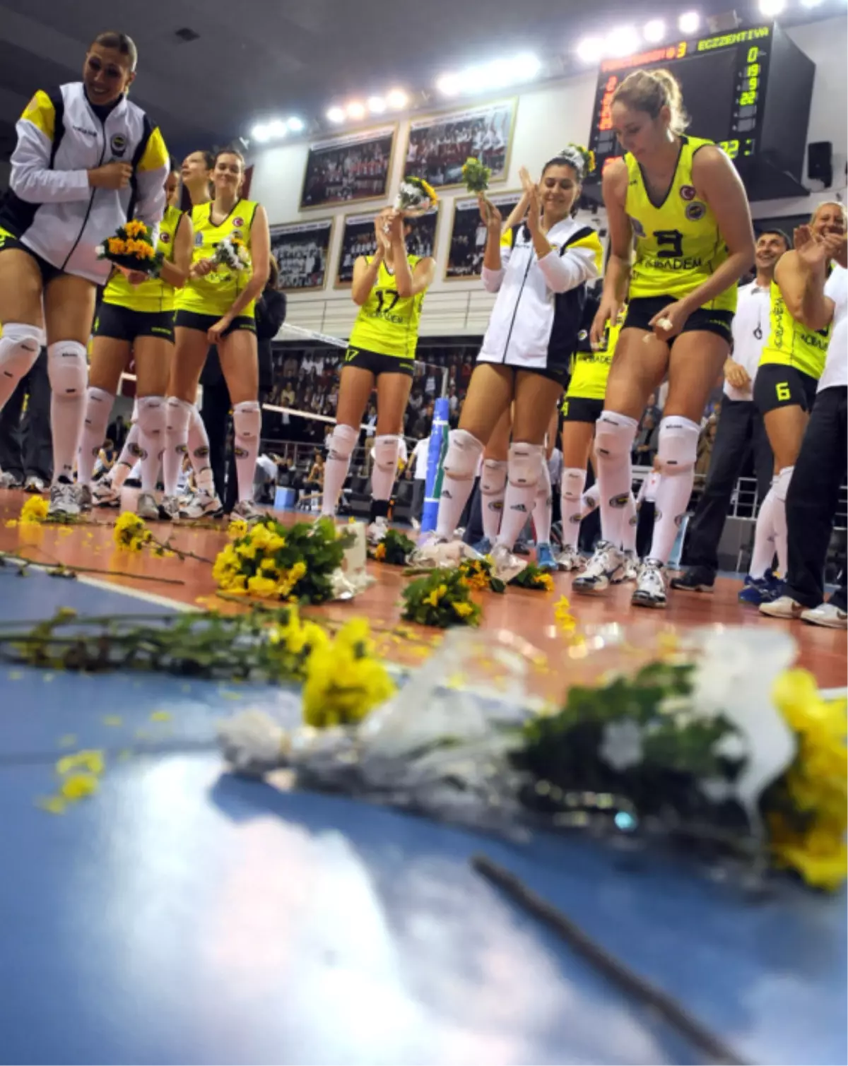 Sarı Melekler Finalde