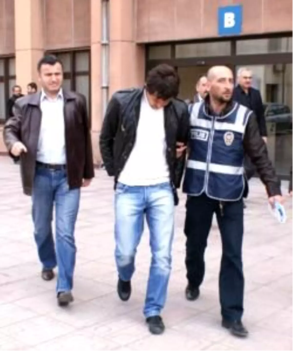 "Şike"de Tutuklu Sayısı 34\'e Yükseldi