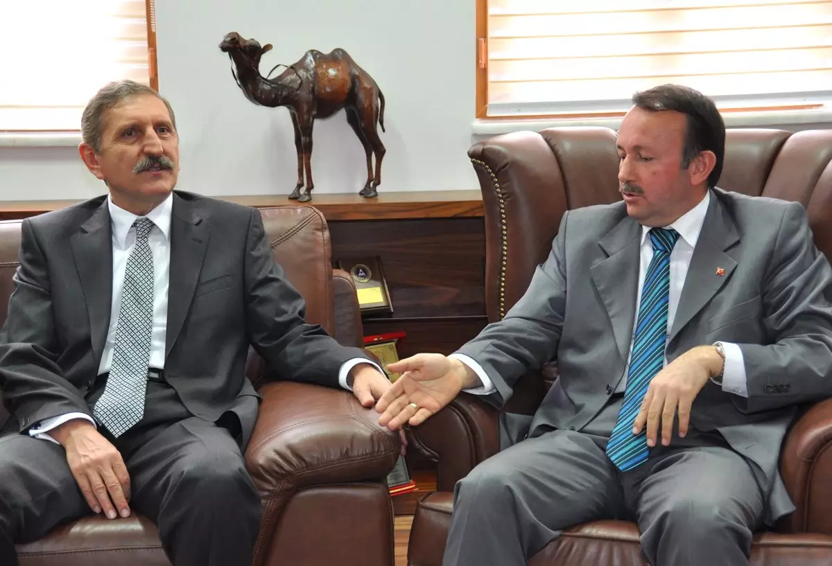 Vali Sözer\'den Kartepe Ziyareti 



