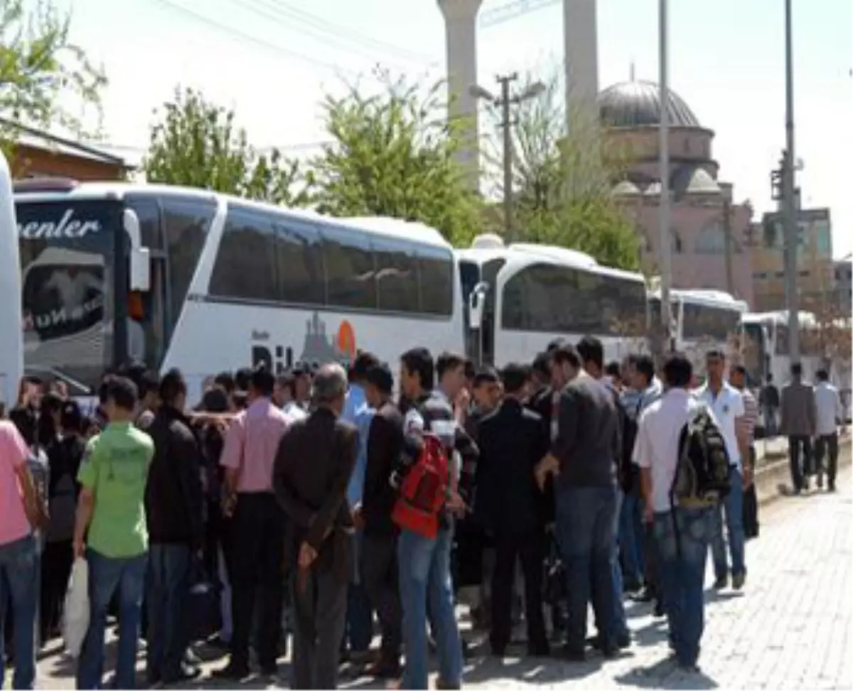 Ygs\'ye Törenle Uğurlandılar