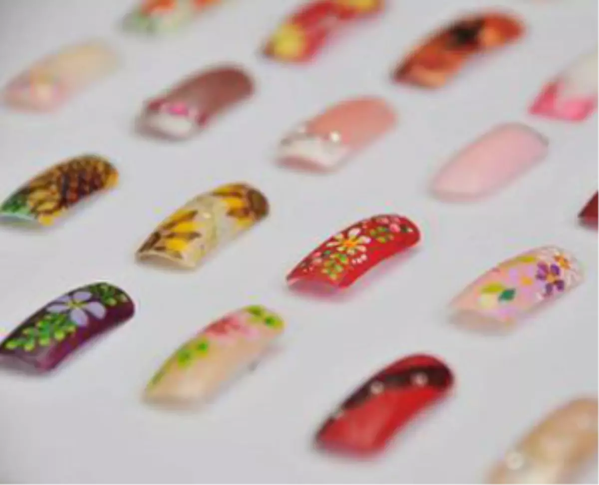 Tırnak Süsleme İzmir\'de Başladı