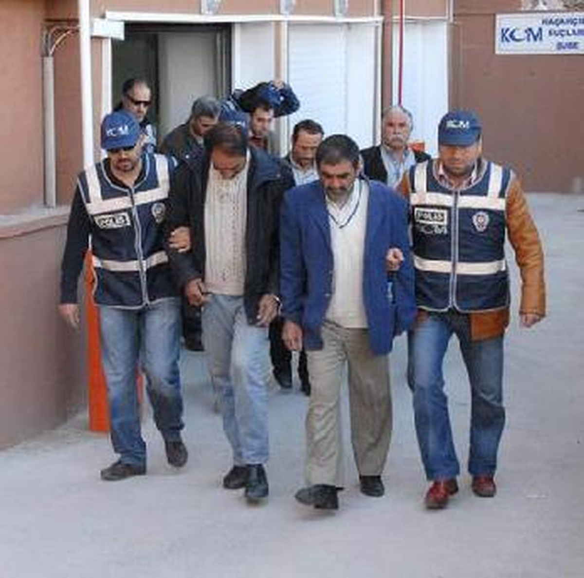 Silah Kaçakçılarına Suçüstü