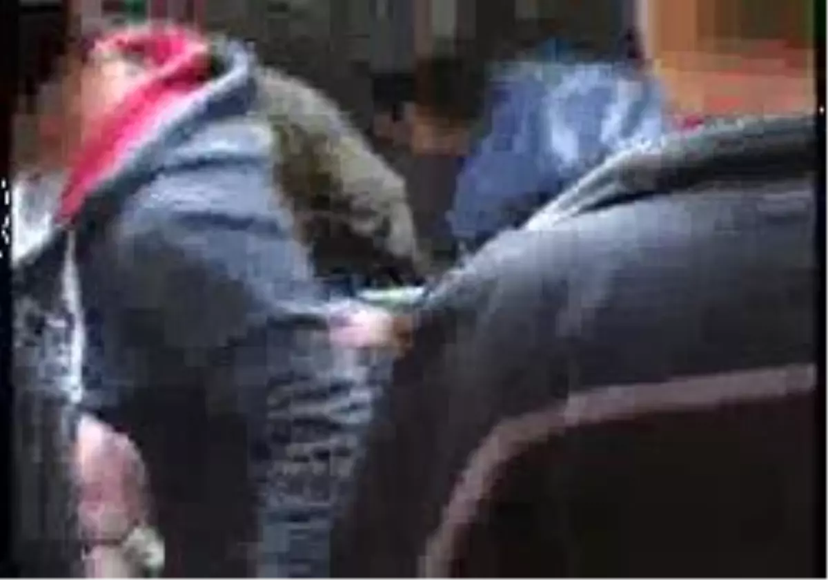 Adana - Adana\'Da Trafik Kazası: 1 Ölü, 3 Yaralı