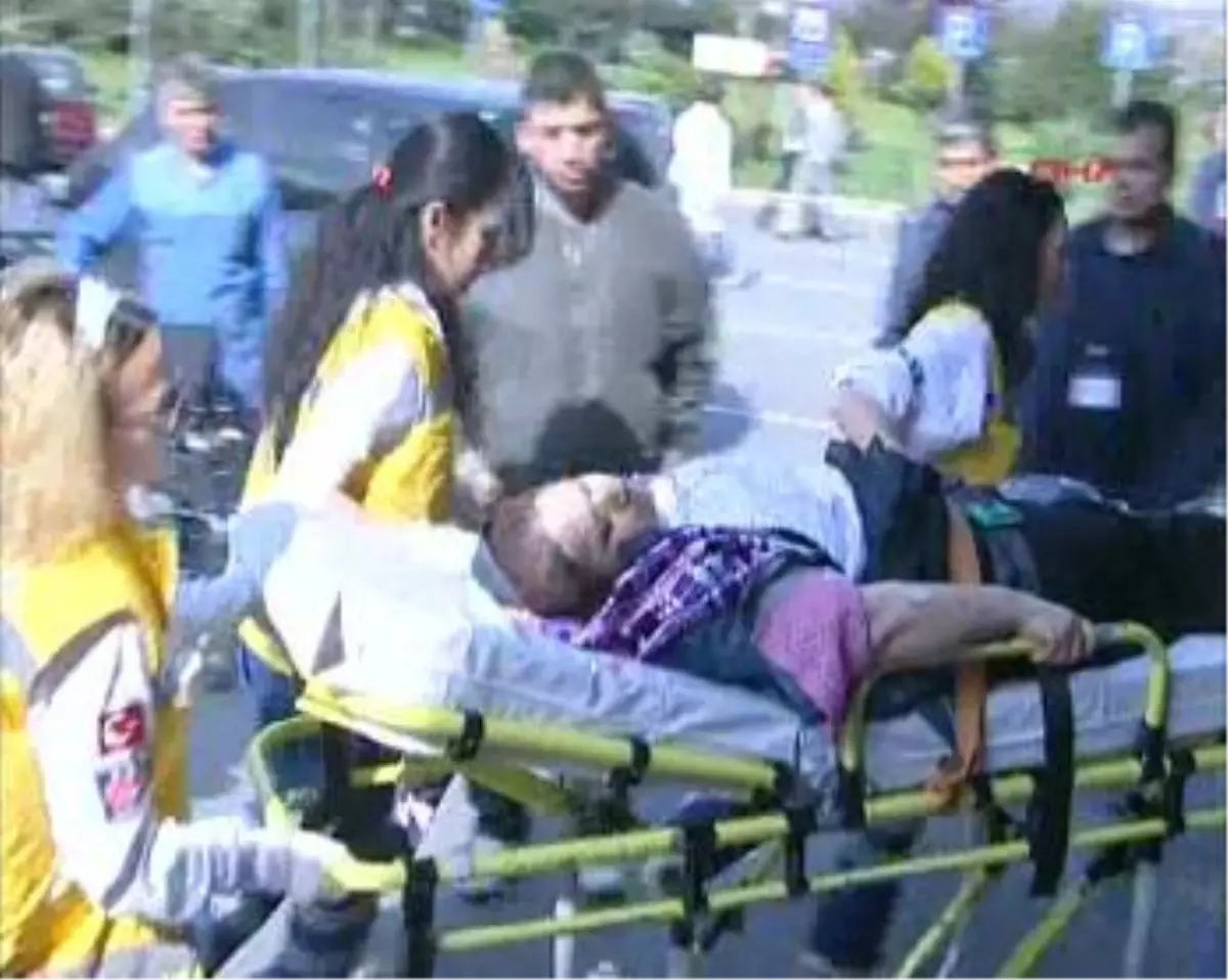 Kadıköy\'de Yolda Yürürken Karnından Vuruldu