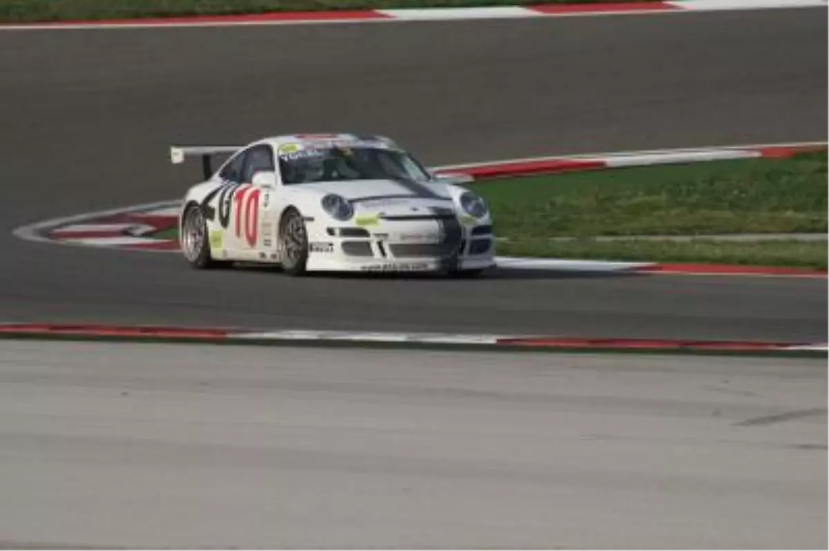 Porsche Gt3 Cup Challenge Eastern Europe\'ın İlk Ayağı İstanbul Park\'ta Koşuldu…