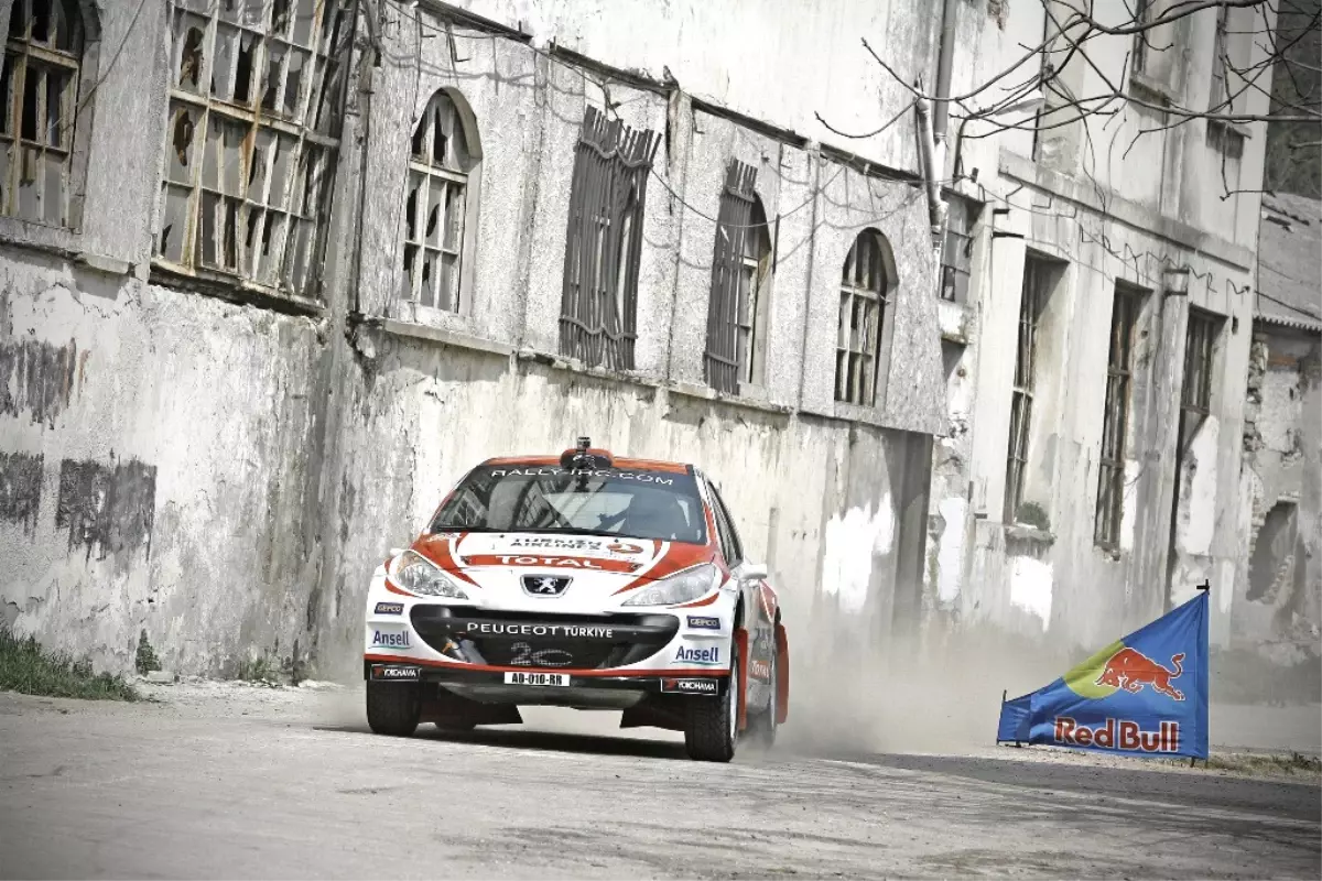 Aprilla Racing İlk Kez, Aynı Gün Yarıştığı Tüm Yarışlarda Birincilik Elde Etti