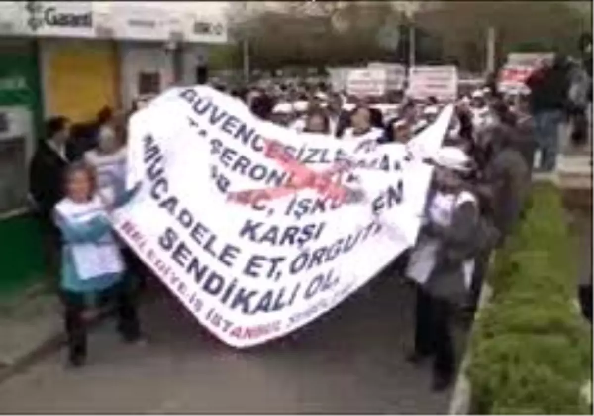 Büyükşehir Belediyesi Önünde Protesto....