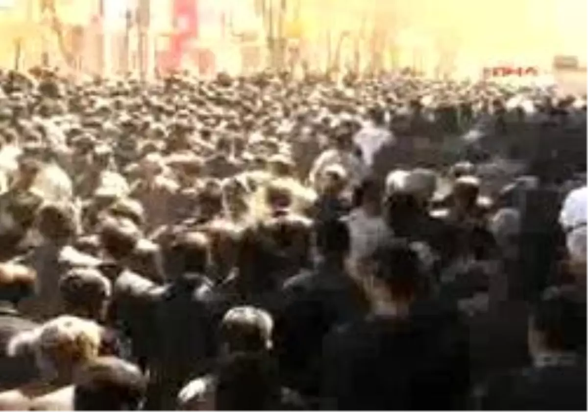 Yüksekova // Ekg // Yüksekova\'Da Yine Olaylar Çıktı