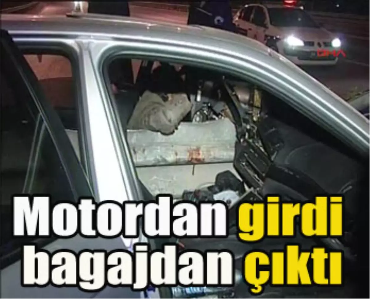 Çarptığı Bariyer Otomobile Saplandı: 5 Yaralı