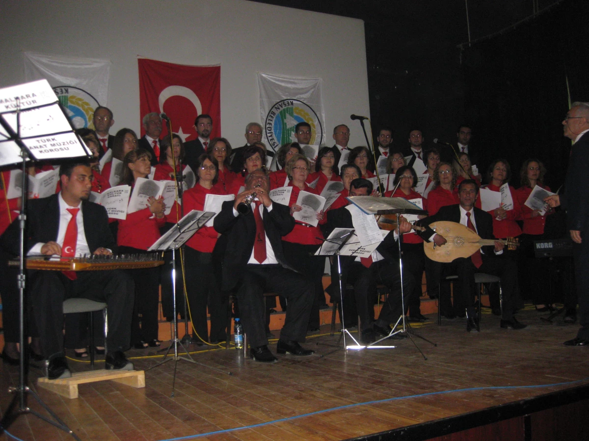 Malkara Kültür Merkezi TSM Korosu Keşan’da Konser Verdi