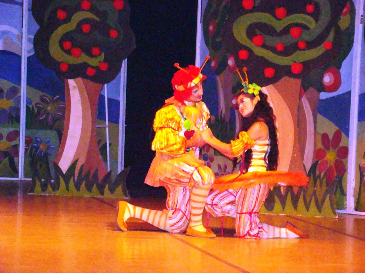 Antalya Devlet Opera ve Balesi\'nde Elma Kurtları