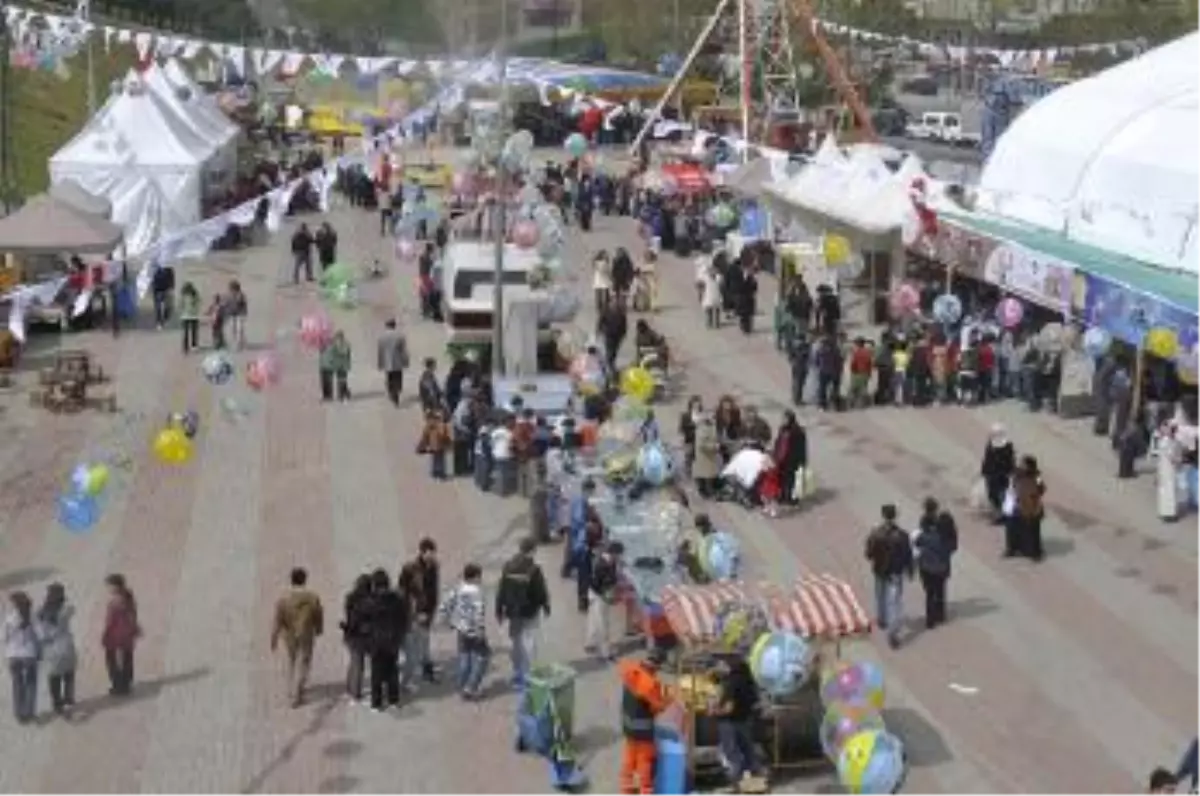 \'\'bayrampaşada 1000 Çocukla Uçurtma Şenliği\'\'