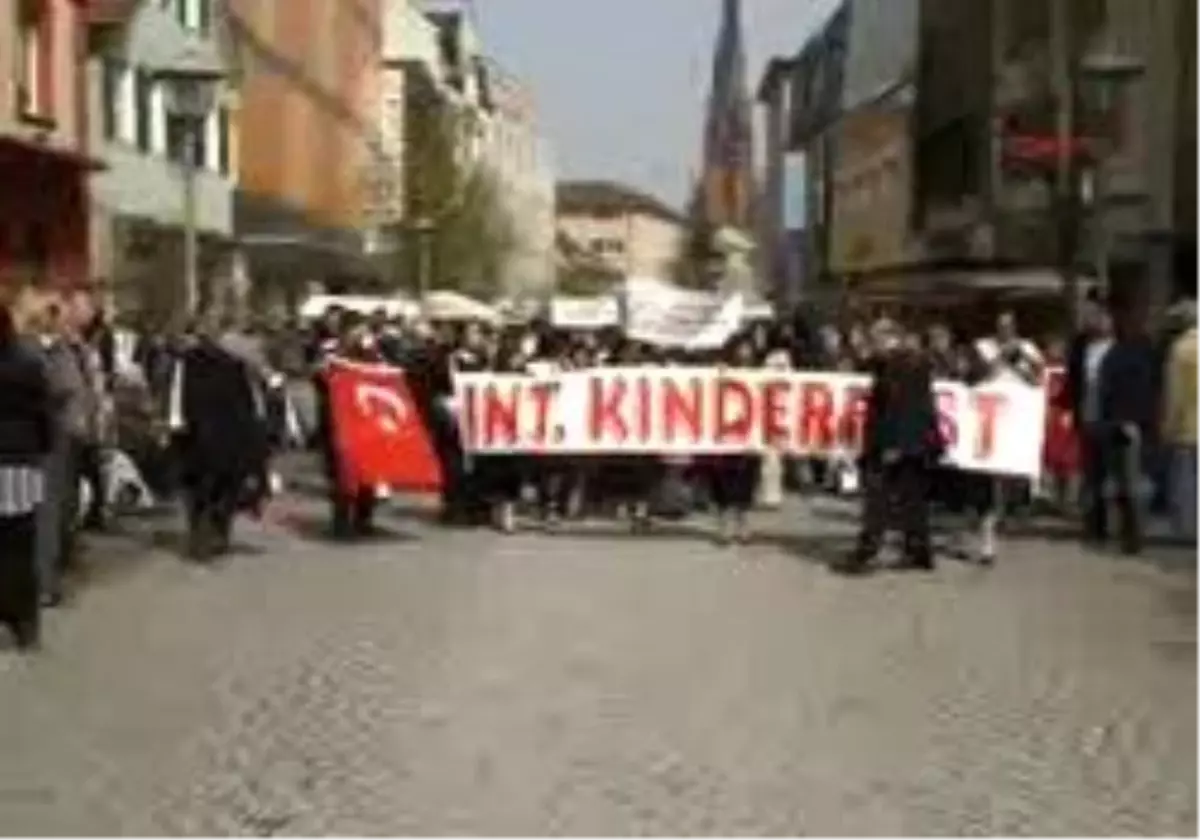 23 Nisan Offenburg\'Ta Erken Kutlandı