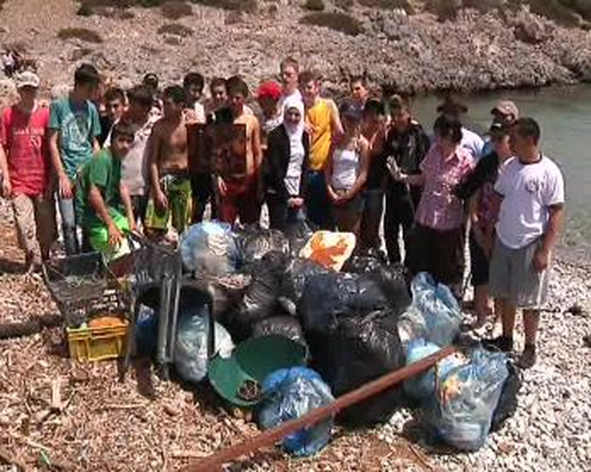 Cennet Koylarda 1 Ton Çöp Topladılar