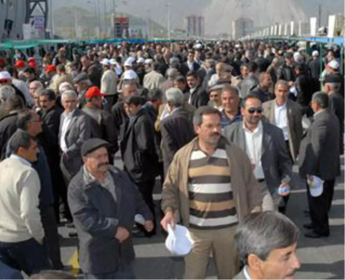 Maç Değil, Kongre Kuyruğu