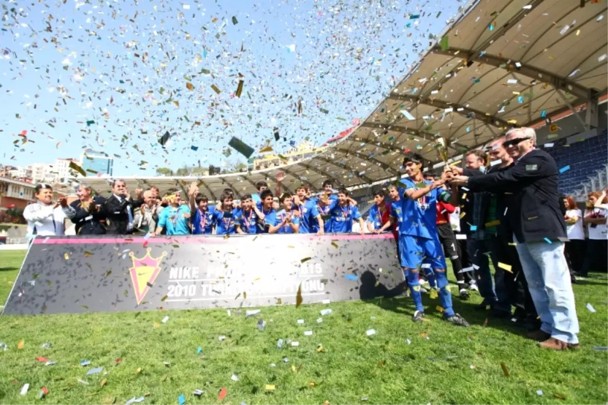 Nıke Premıer Cup’ta Şampiyon Bucaspor