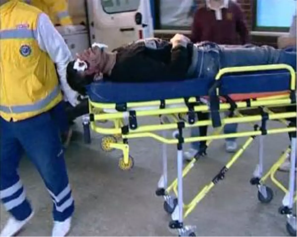 Yüzbaşıyı Öldüren Tinerci Bıçaklandı