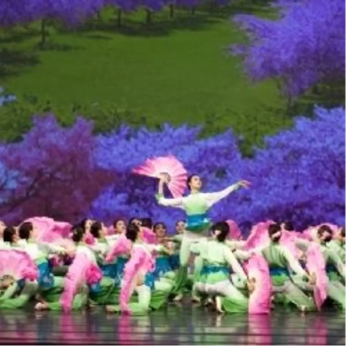 Çin’in Görkemli Tarihi Dansla Birleşiyor