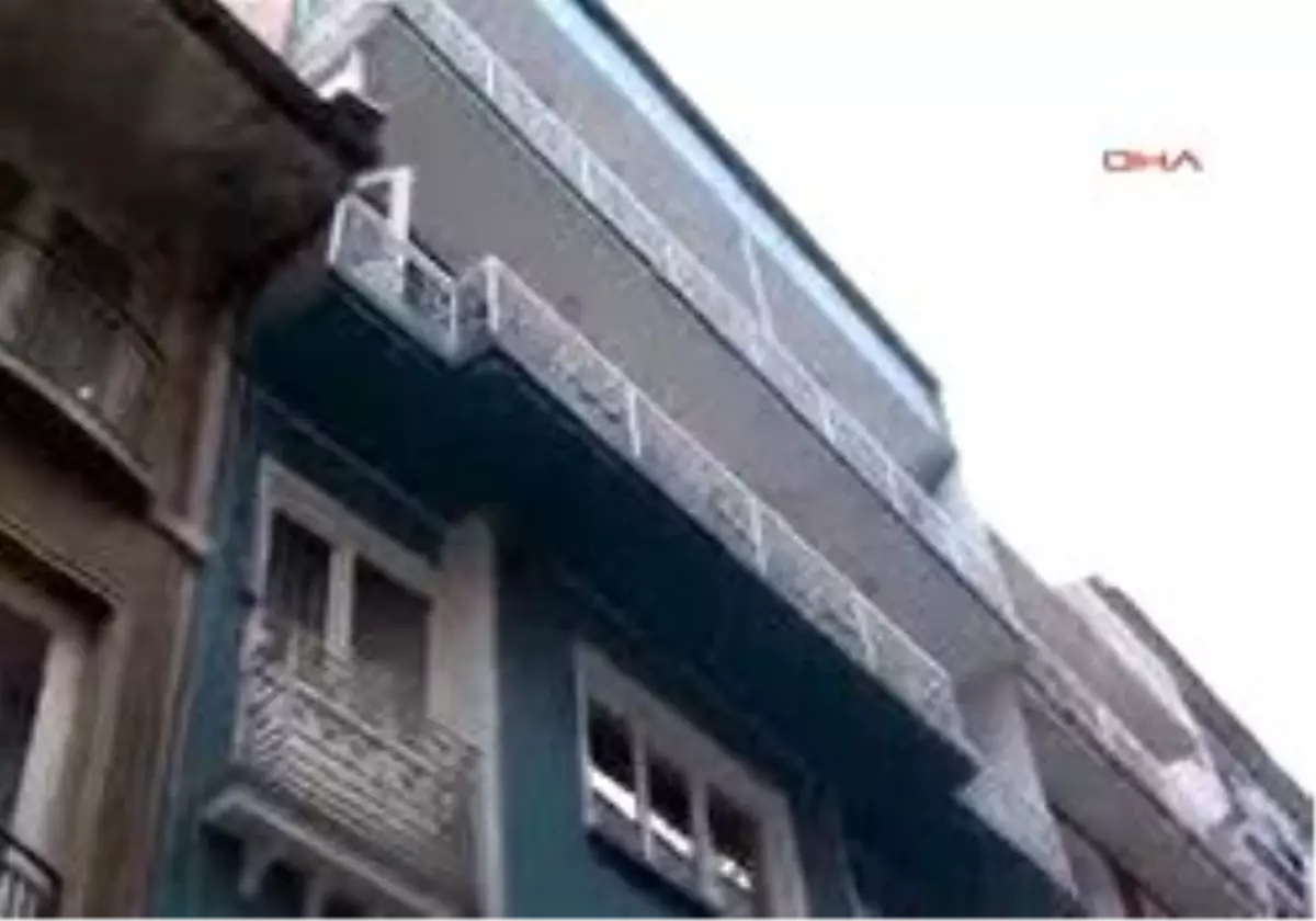 Bursa - Top Oynayan Çocuklara Çekilmelerini Söyledi 3\'Üncü K