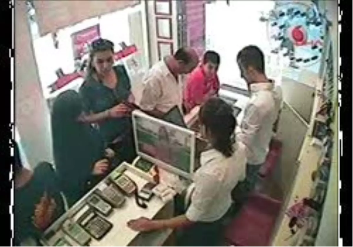 Adapazarı - Ek Görüntü//İki Telefon Arasında Tercih Yapmakta