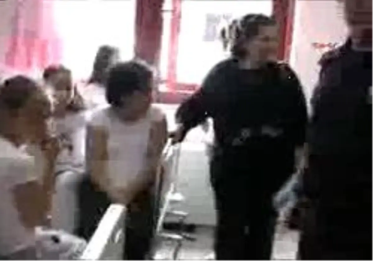 Mersin Tatbikat Yapan Polisin Attığı Gaz Bombası Provadaki Ö