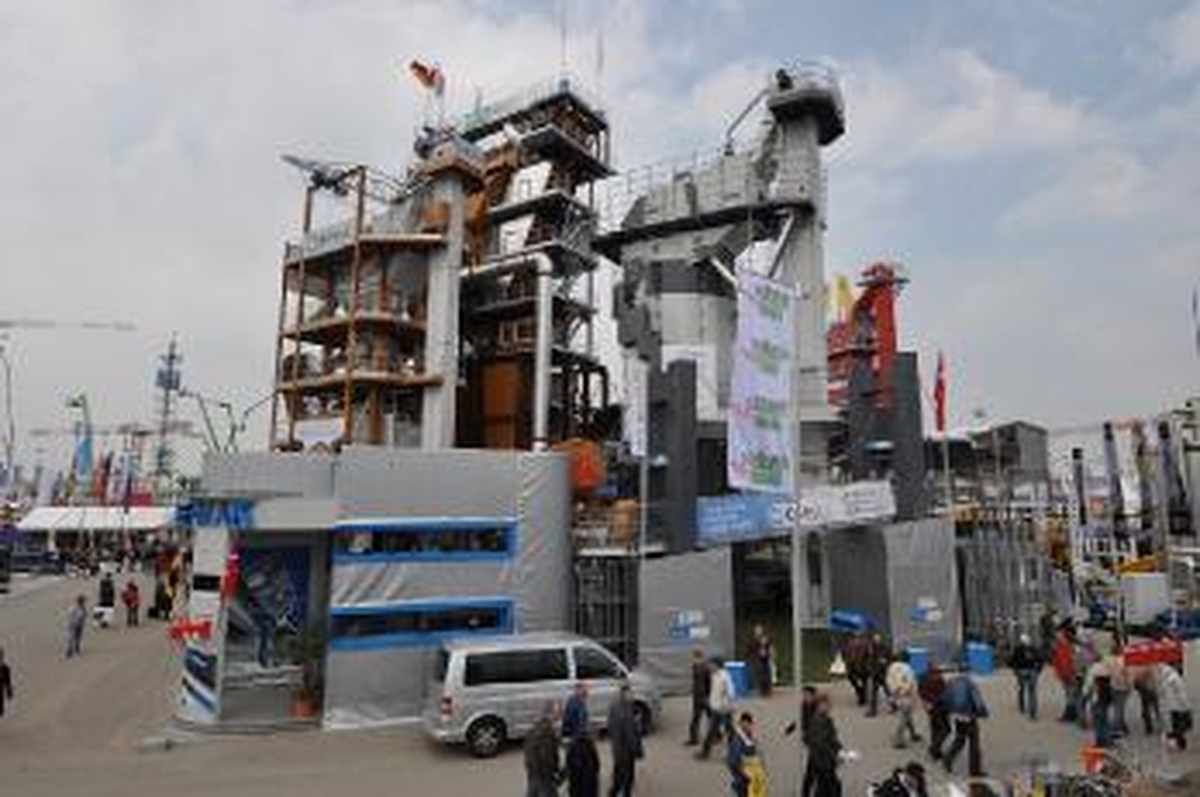 Bursalı Simge Group Münih Bauma 2010 Fuarında Dünya Devlerine Meydan Okudu