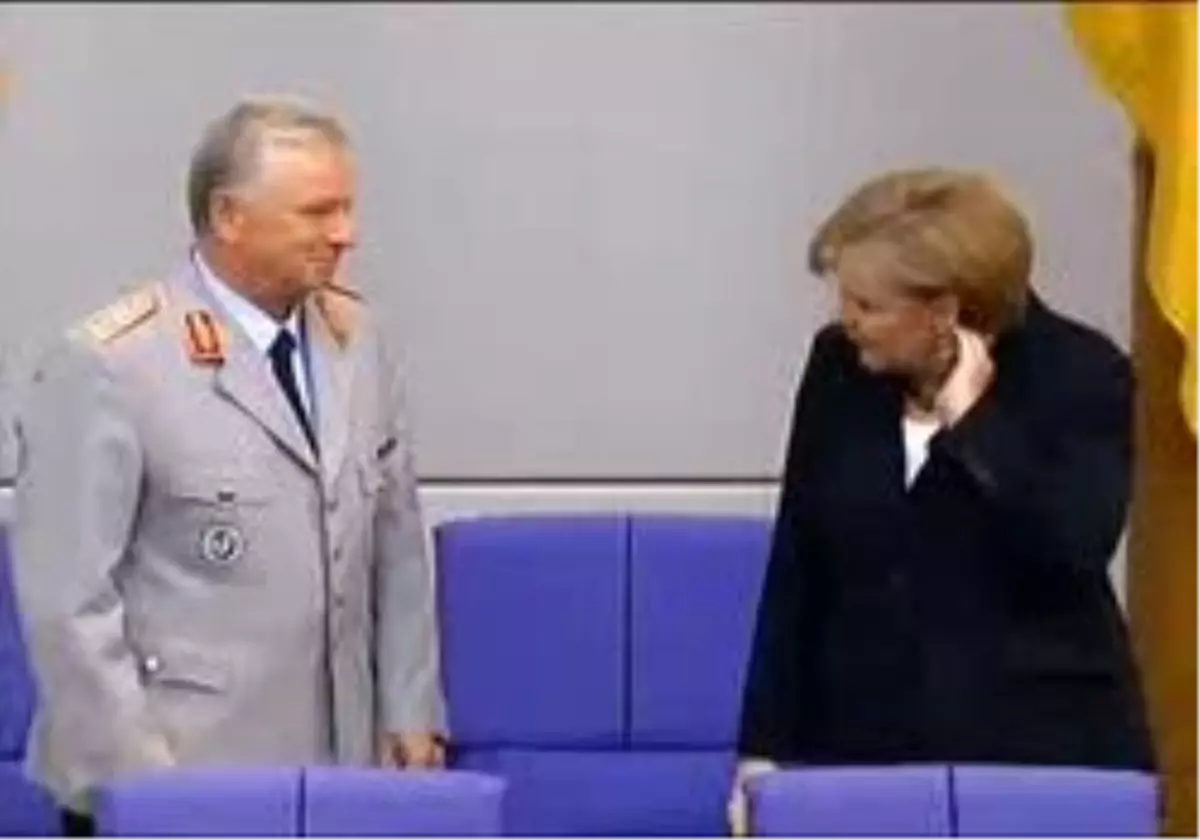 Merkel, Afganistan Politikasını Savundu, Gutttenberg ?Eksik