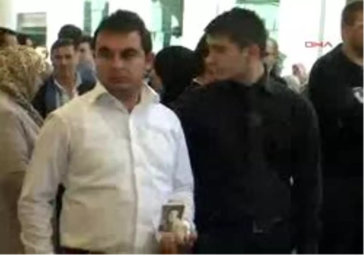 Radyocu ?Reco Baba? Gözyaşlarıyla Uğurlandı