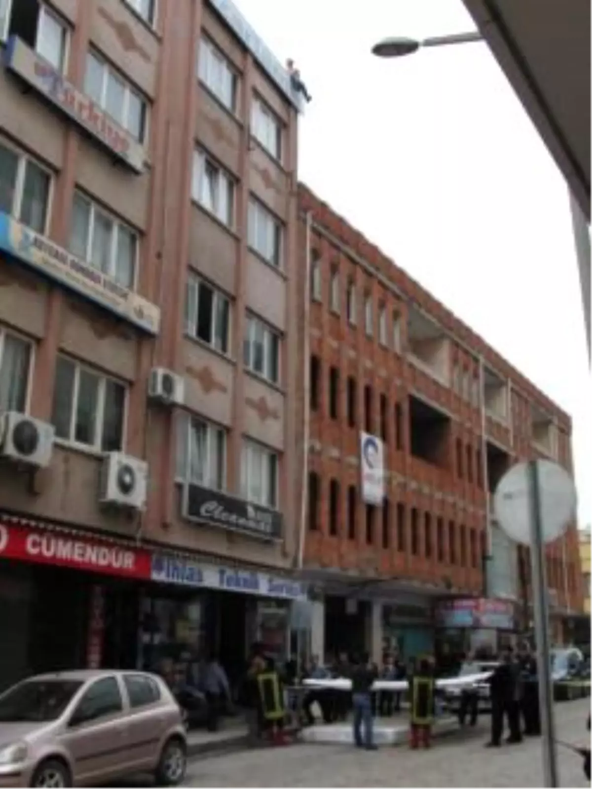 \'Barışalım\' Deyip Camdan Attı