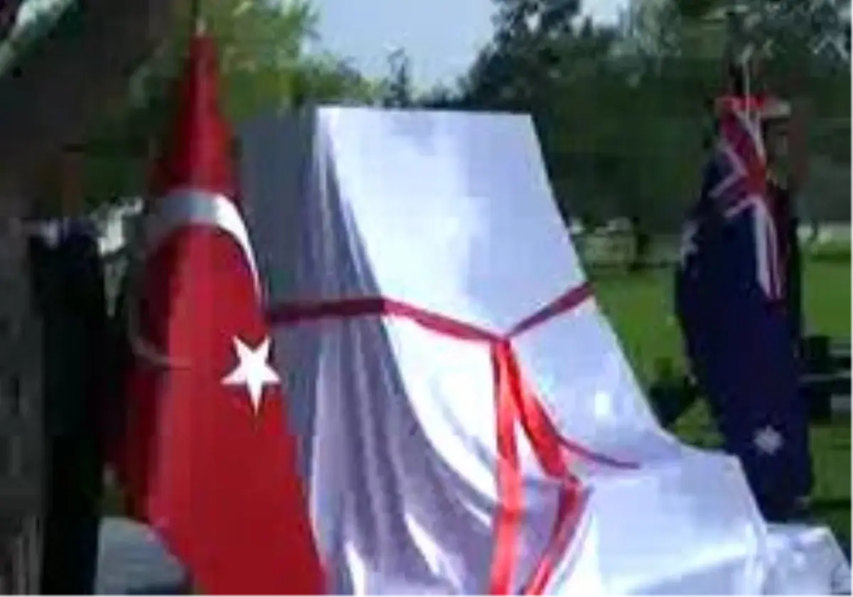 Çanakkale - Düşman Denizaltısının Rölyef Ve Maketi Dostluk A