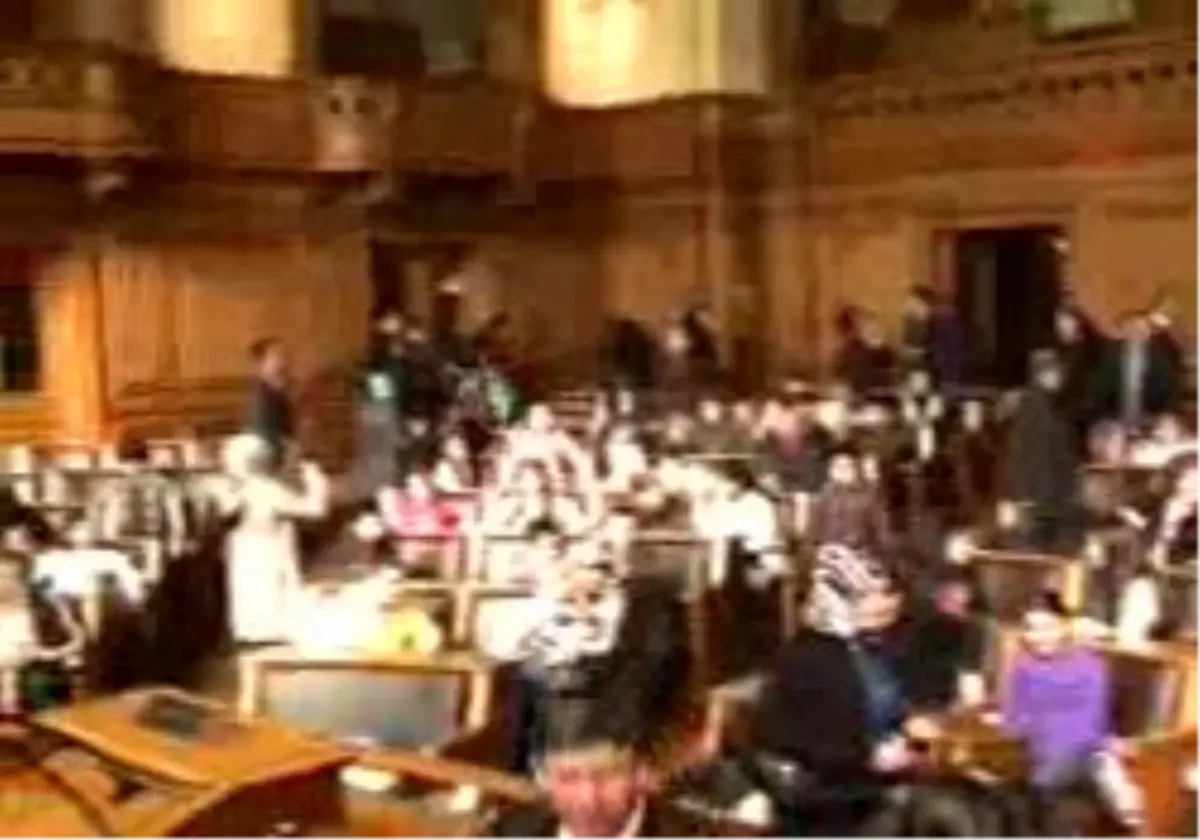 ?Çok Dillilik Desteklenmeli?