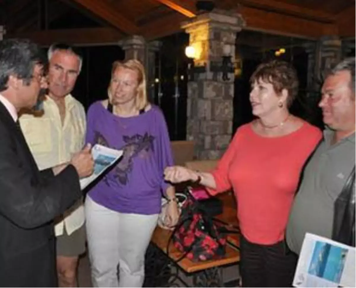 \'Çıplaklar Oteli\'ne Halktan Yeşil Işık