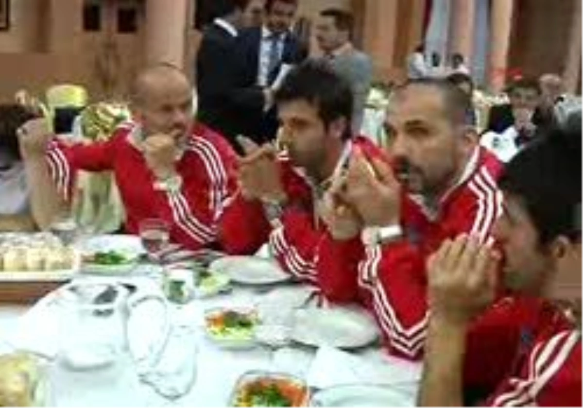 Karabükspor, Şampiyonluk Kutlamalarına Ankara\'Da Başladı