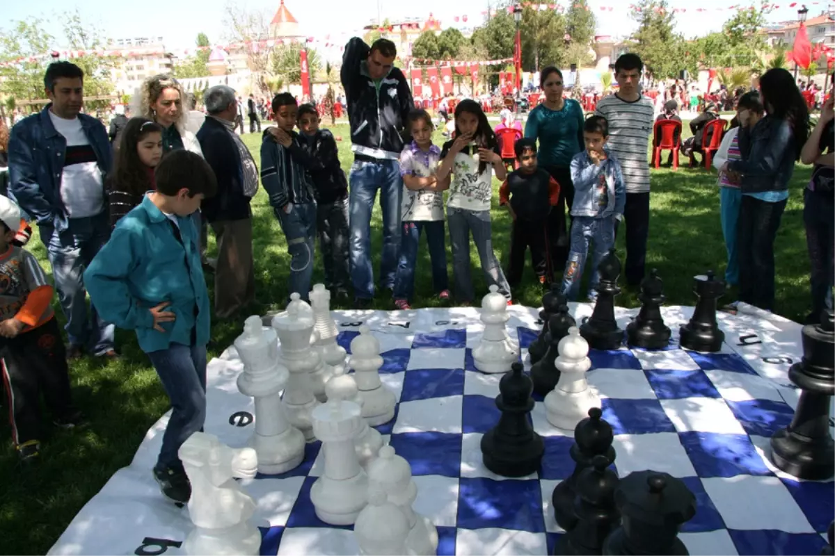 Binlerce Çocuk Festivalde Coştu
 


